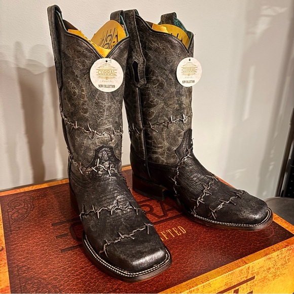NWT Corral Barbed Wire Black Ostrich Leather Square Toe Western Boots 7.5